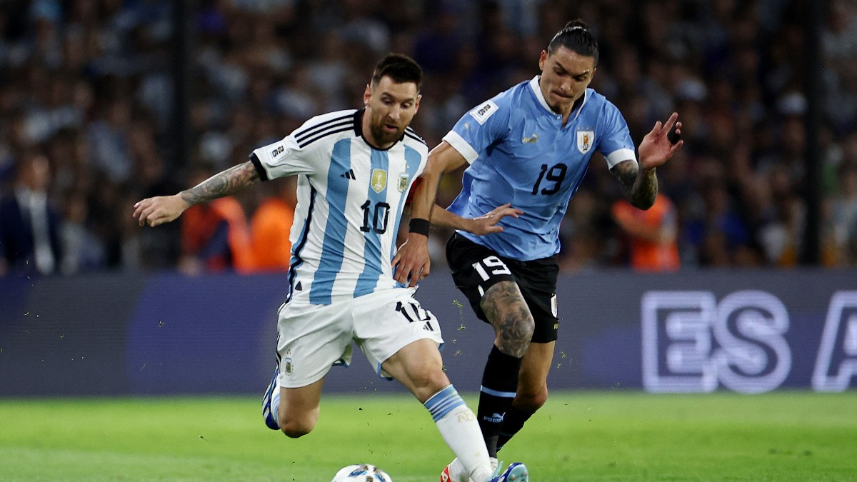 Arjantin'in 14 maçlık yenilmezlik serisi Uruguay karşısında sona erdi
