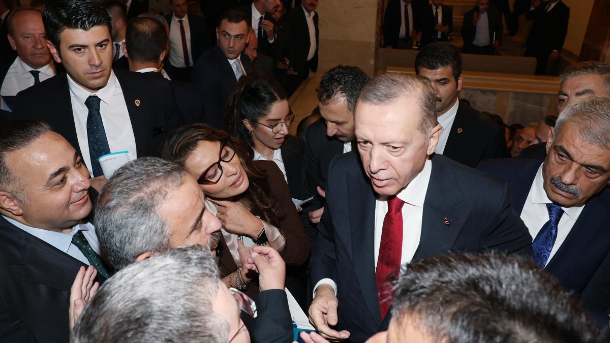 Cumhurbaşkanı Erdoğan, gazetecilerle bir araya geldi! Yeşil pasaport talebini ilettiler