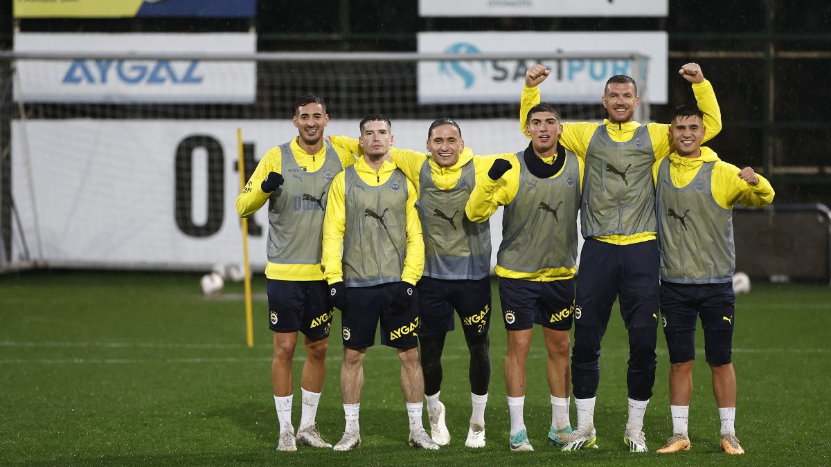 Fenerbahçe, hazırlıklarını yağmur altında sürdürdü