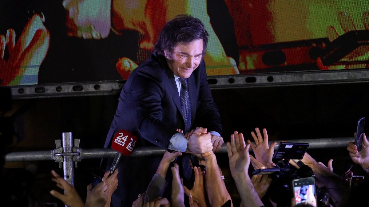 Arjantin'de aşırı sağcı Javier Milei seçimi kazandı