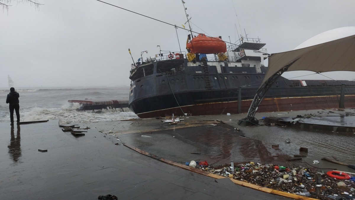 Zonguldak'ta batan gemiyle irtibat koptu! 12 mürettebatın ismi açıklandı