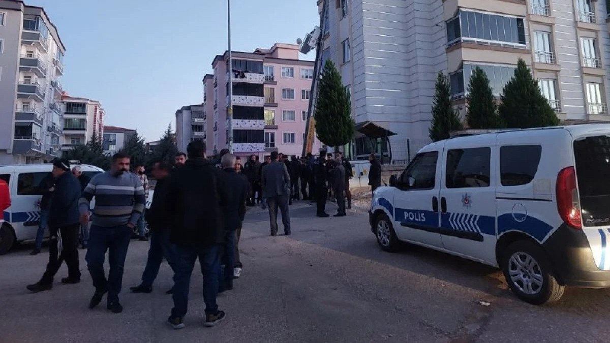 Gaziantep'te taşıma asansöründen düşen iki kuzenden biri öldü