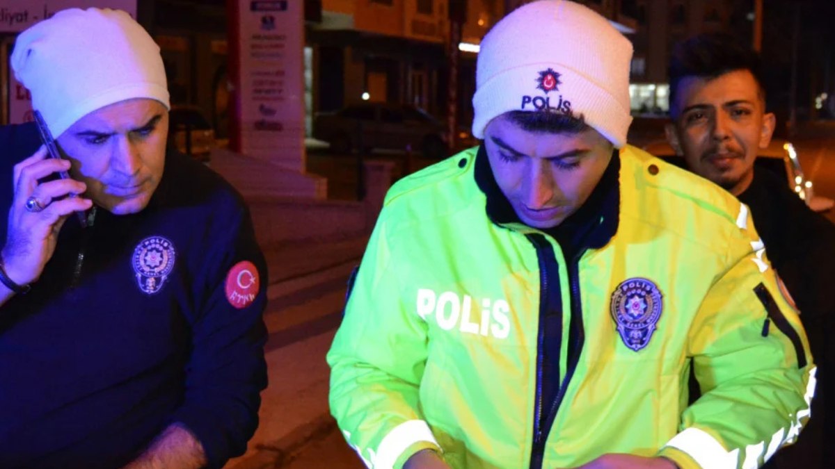 Aksaray'da drift yapan alkollü sürücü polise yakalandı: İntihar ederim