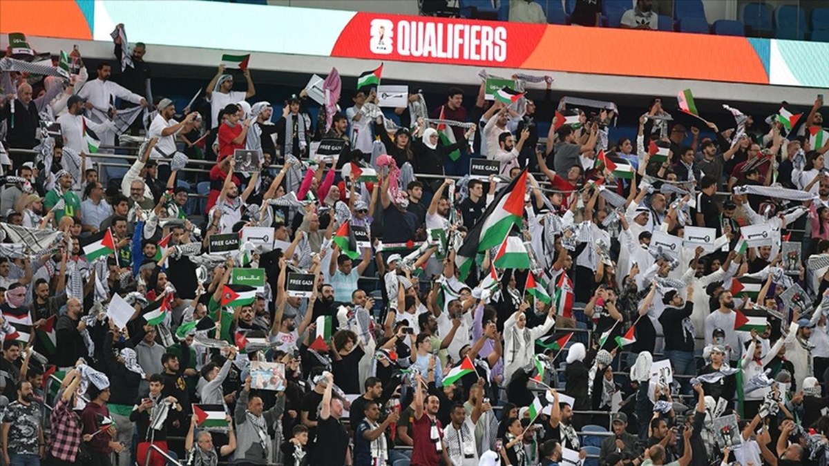 Filistin-Avustralya maçına damga vuran destek mesajları