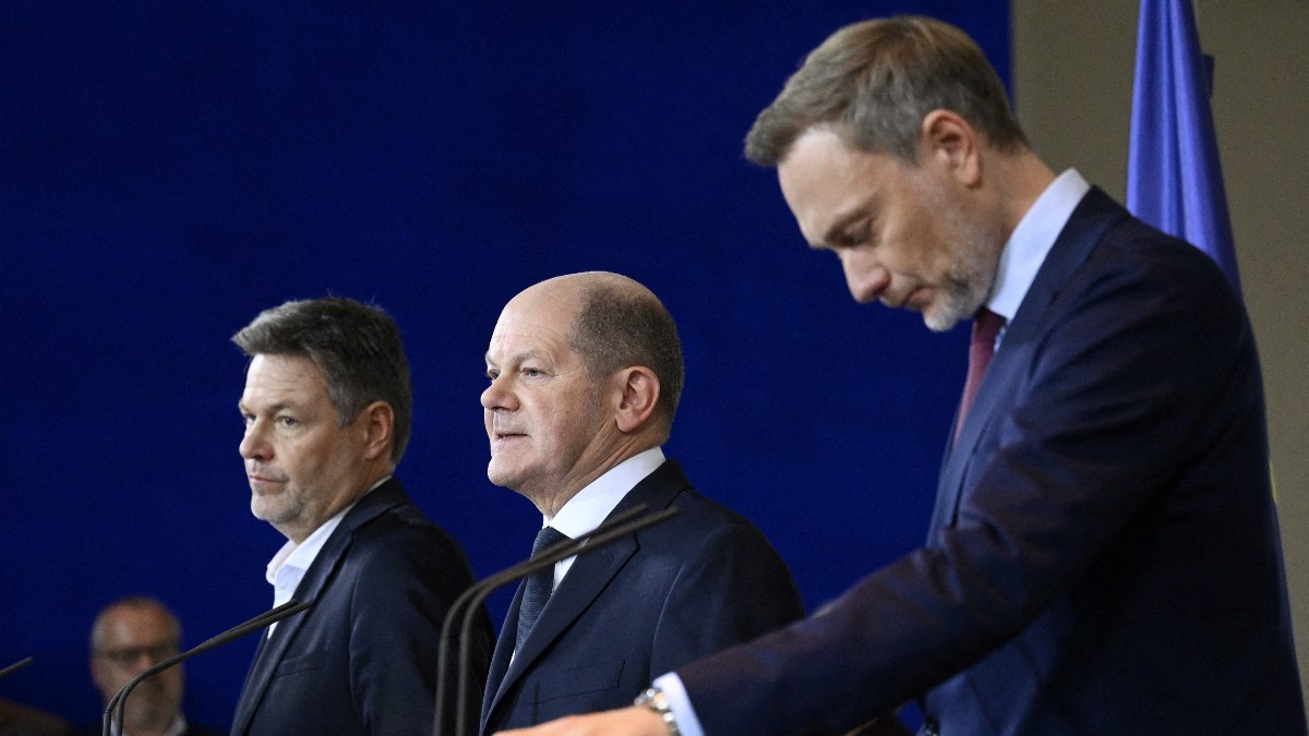 Almanya'da Başbakan Scholz liderliğindeki koalisyona destek azalıyor