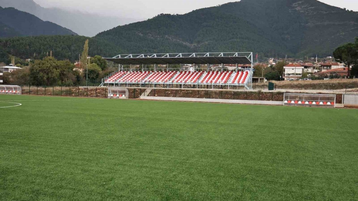 Başkarcı Futbol Sahası yenilendi