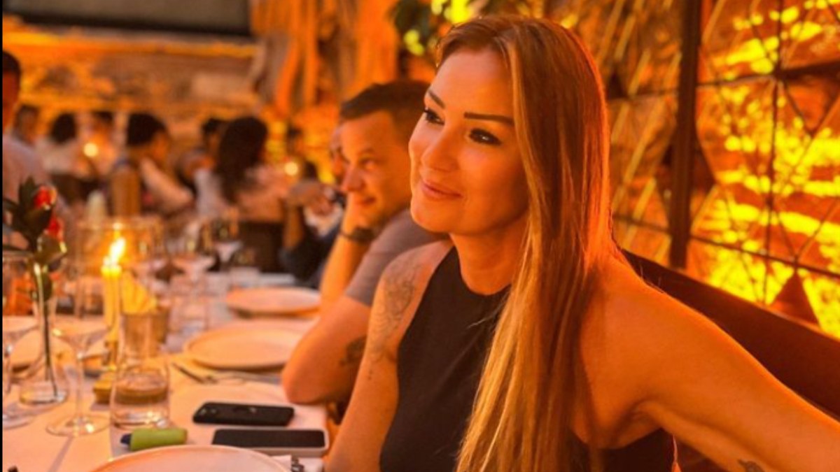 Pınar Altuğ'un kızı Su güzelliğiyle sosyal medyayı salladı! Gözlerden uzak büyütmüştü ama...