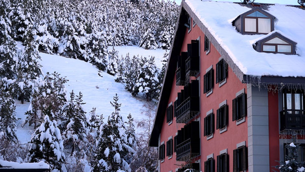 Türkiye'de kayak heyecanı en erken Palandöken'de başlayacak