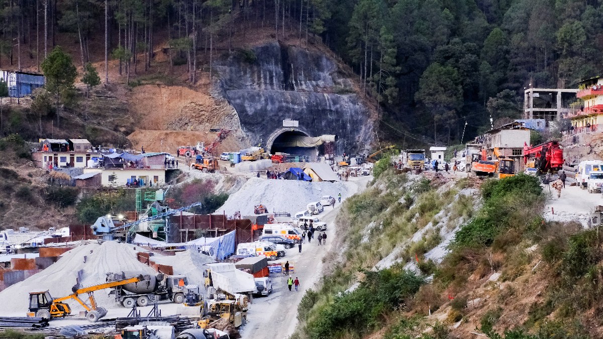 Hindistan'da çöken tünelde mahsur kalan 41 işçi için dikey sondaj yapılacak