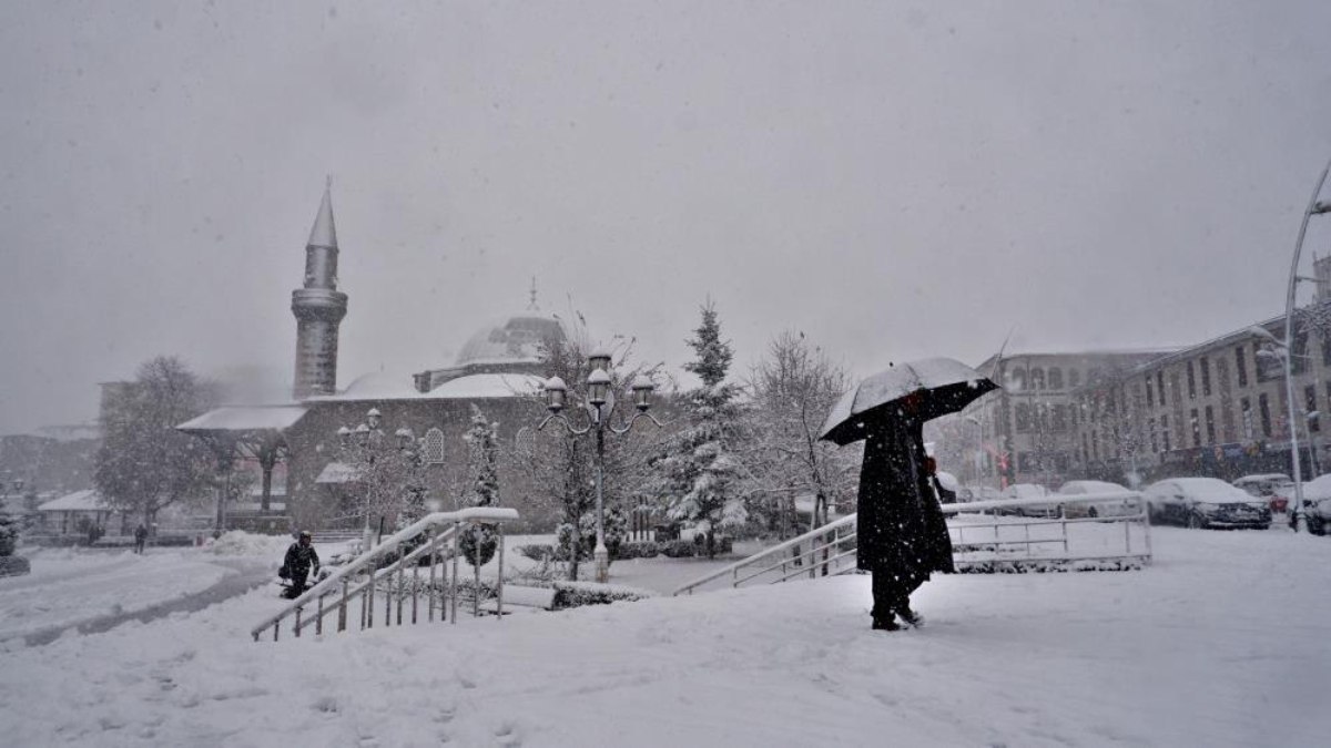 Kar yurdu etkisi altına aldı! 4 ilde okullar tatil edildi: Zonguldak, Erzurum...