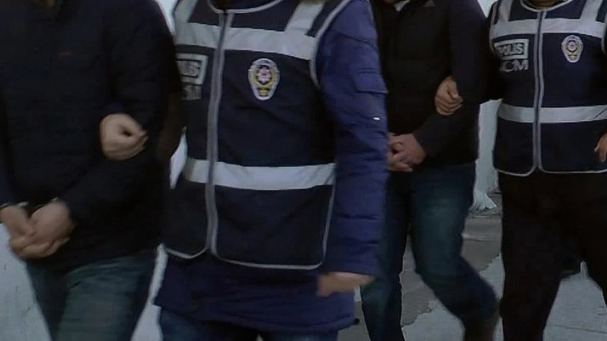 İzmir’de terör operasyonu: Dernek başkanları da dahil 5 gözaltı