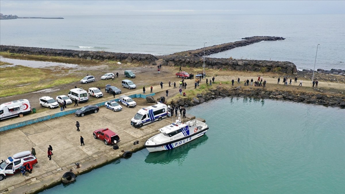 Trabzon'da dalgalara kapılan 2 liseli gençten birinin cesedi bulundu