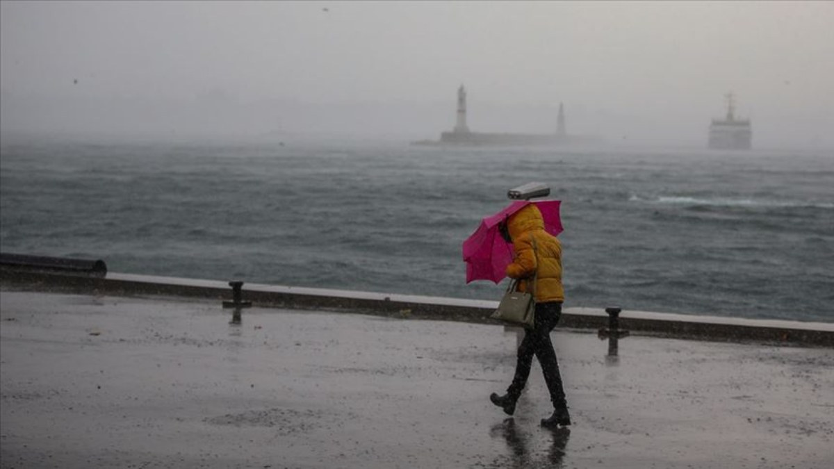 İstanbullular için 'sarı' kodlu uyarı! Şiddetli fırtınaya dikkat...
