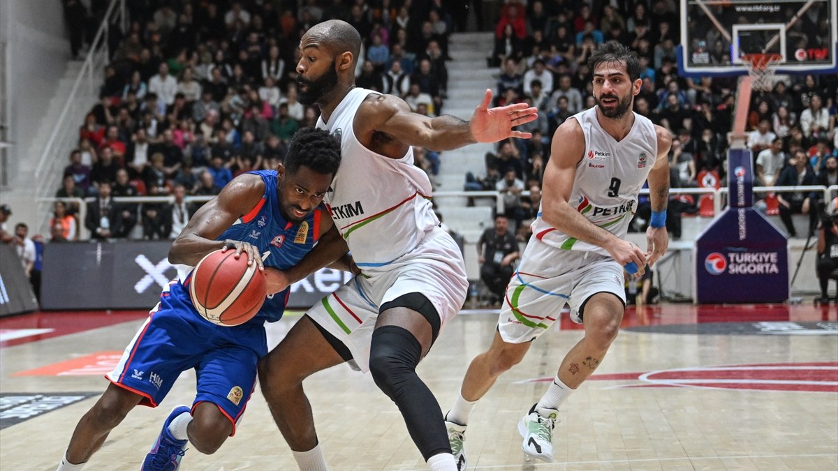 Anadolu Efes, Aliağa Petkimspor'u uzatmada yıktı!