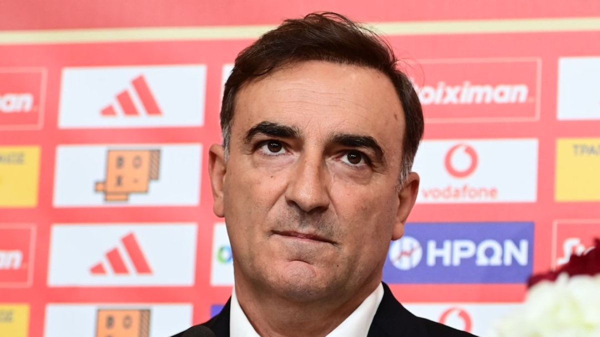 Olympiakos'un yeni teknik direktörü Carlos Carvalhal oldu