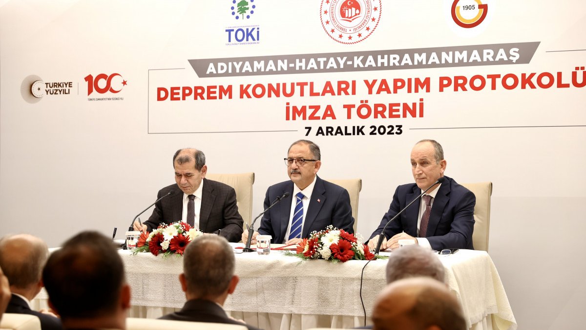 Galatasaray ve TOKİ arasında protokol! 300 deprem konutu için imzalar atıldı