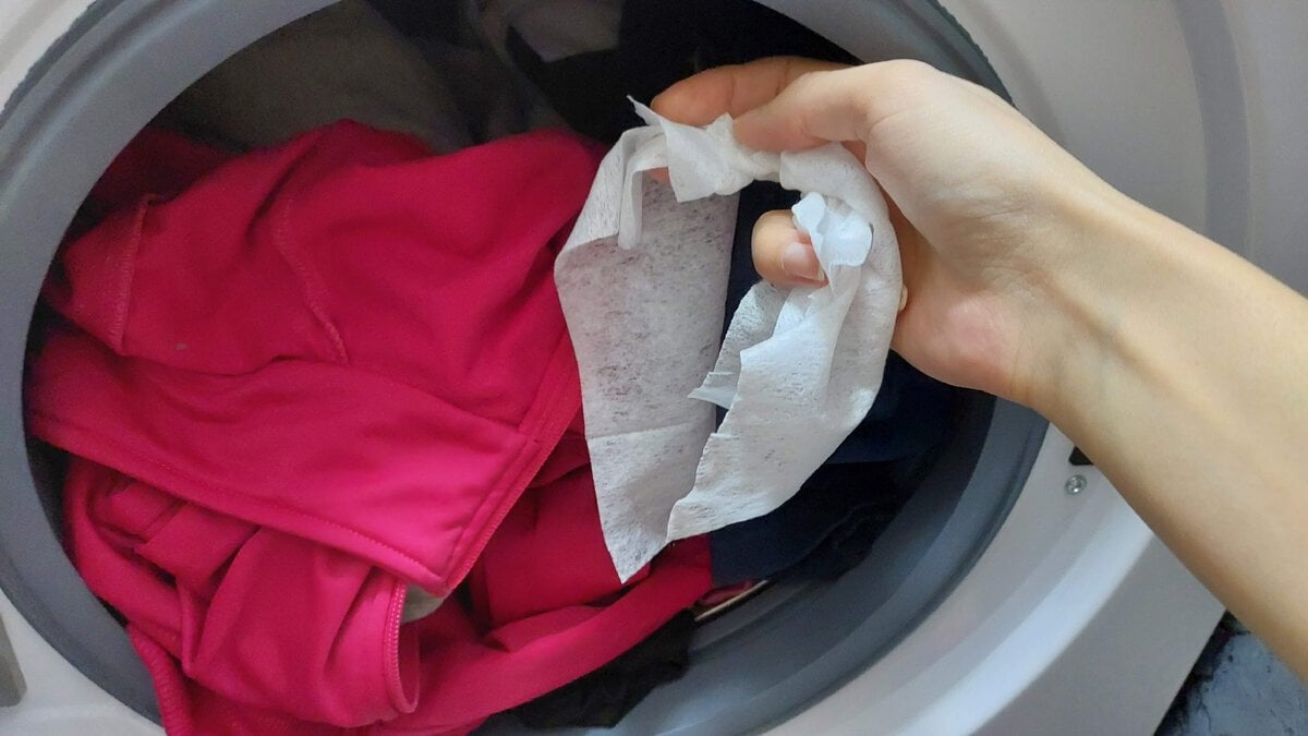 Çamaşır makinesine 3 tane ıslak mendil koyun, bakın ne oluyor