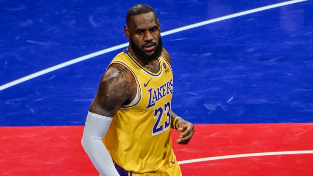 NBA sezon içi turnuvasında Los Angeles Lakers ve Indiana Pacers finalde