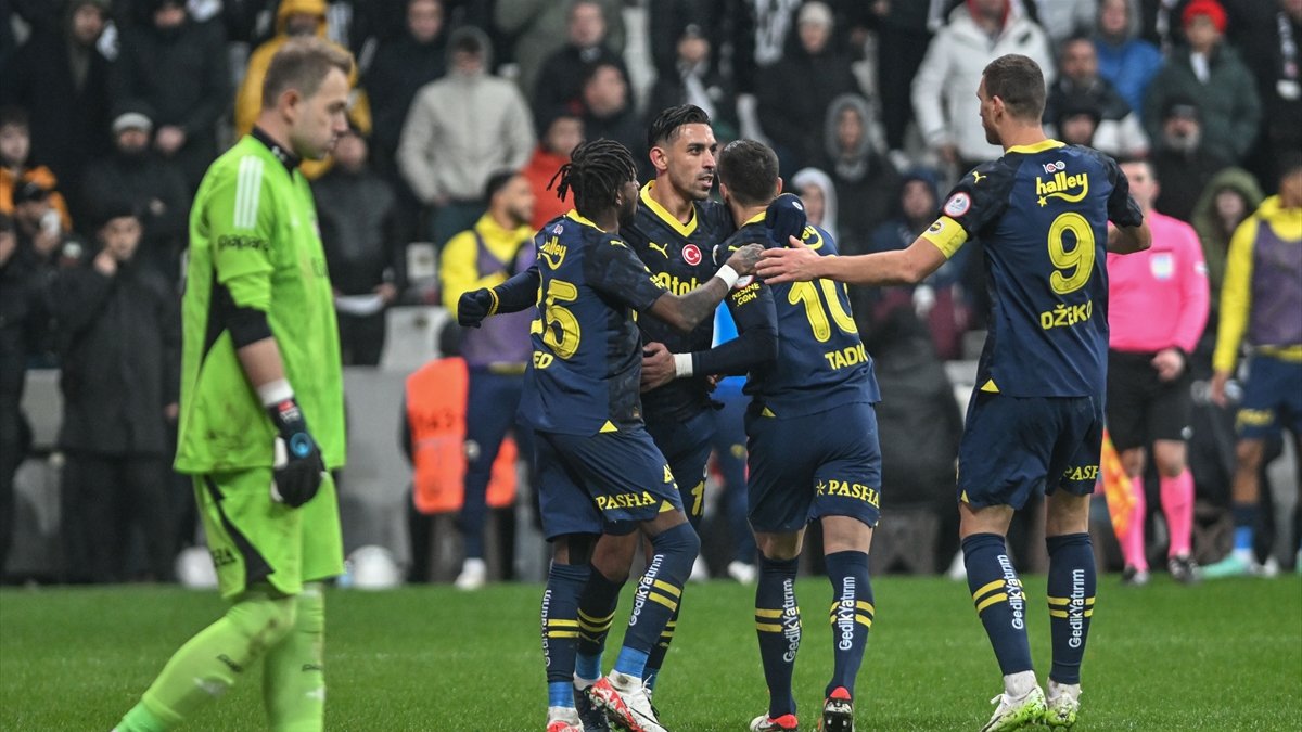 Dev derbide Fenerbahçe, Beşiktaş'ı üç golle geçti!