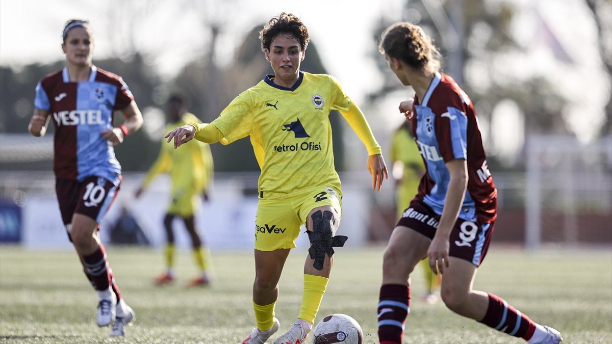 Kadınlar futbolunda Fenerbahçe, Trabzonspor'u tek golle geçti