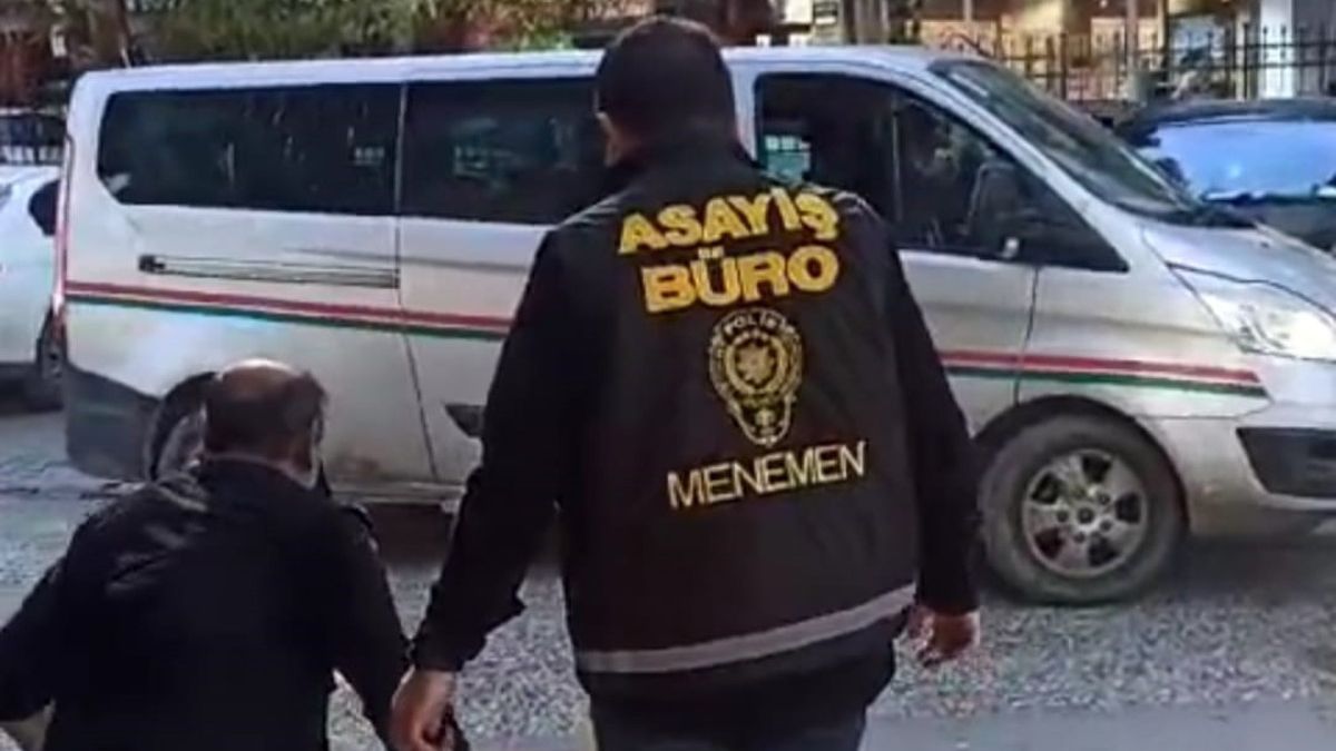 İzmir'de uyuşturucu taciri tutuklandı: Alacak- verecek defteri tutmuş