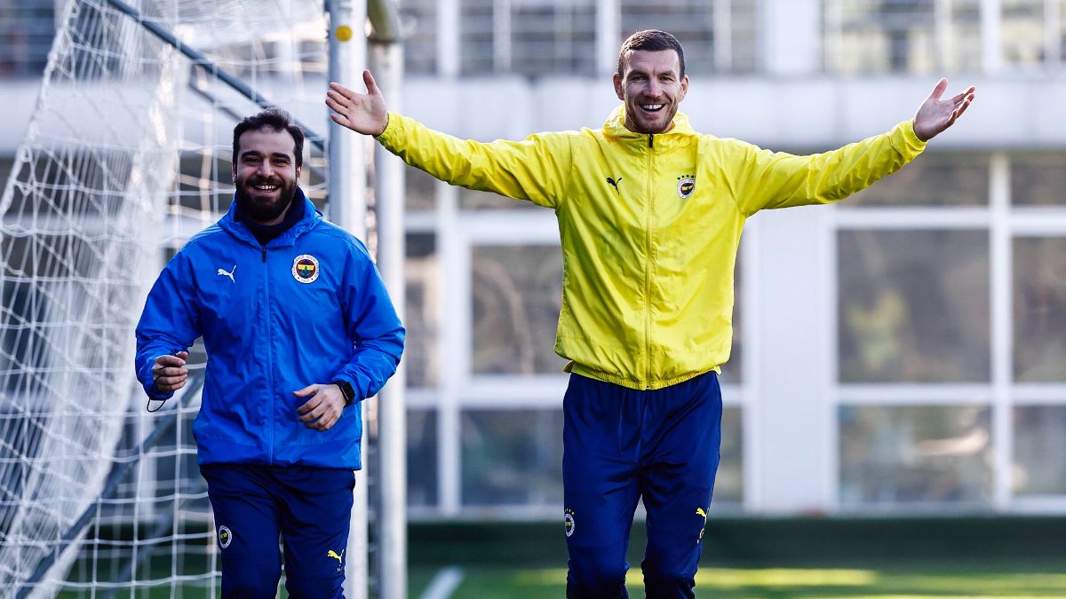 Fenerbahçe'den taraftarları heyecanlandıran Edin Dzeko paylaşımı!