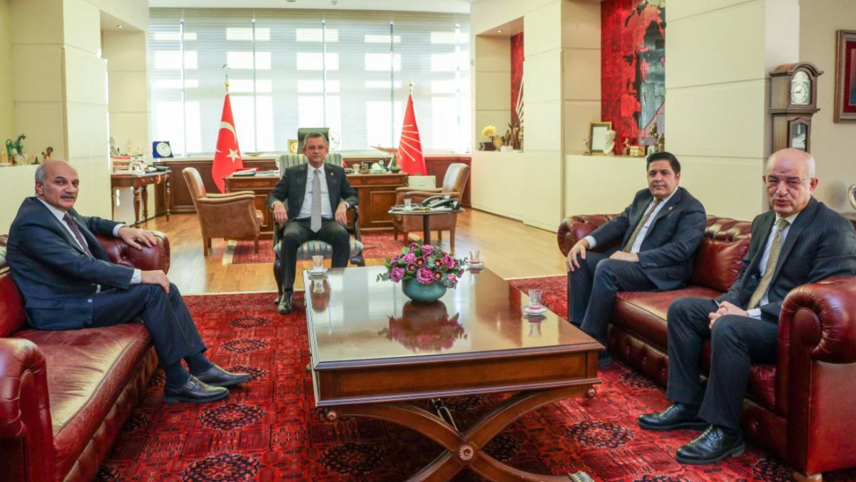 CHP Genel Başkanı Özgür Özel, Saadet Partisi heyetini kabul etti