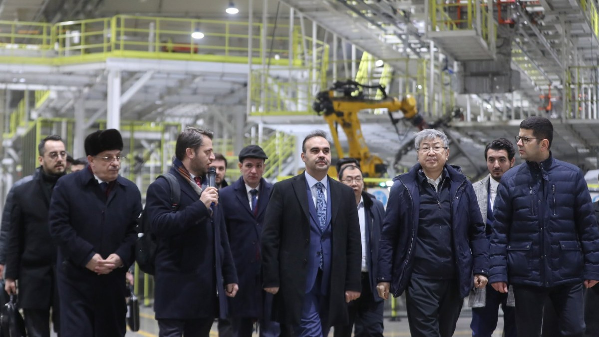 Mehmet Fatih Kacır, Çin'in otomotiv devini Türkiye'ye yatırıma davet etti