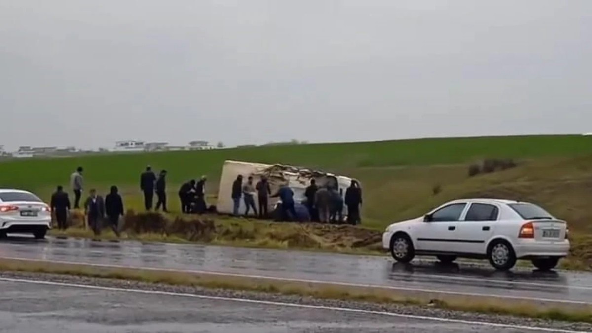 Diyarbakır Silvan karayolunda araç takla attı: 5 yaralı
