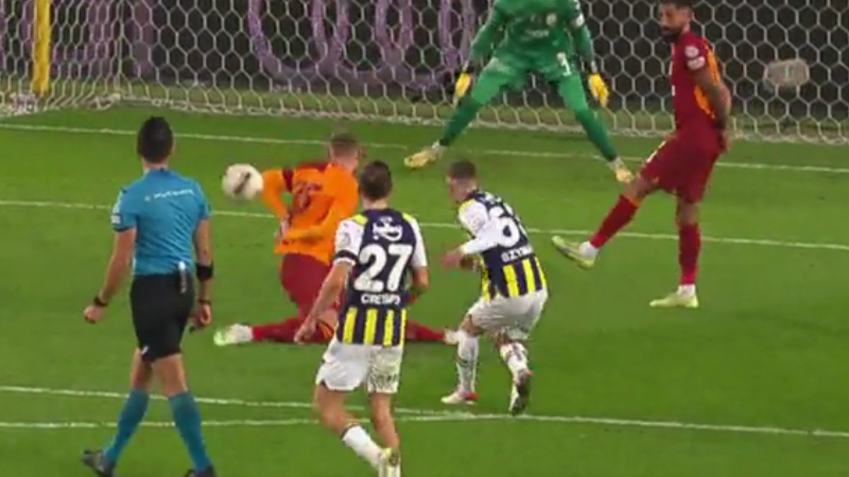 Fenerbahçeliler paylaştı: Galatasaray derbisinde penaltımız verilmedi