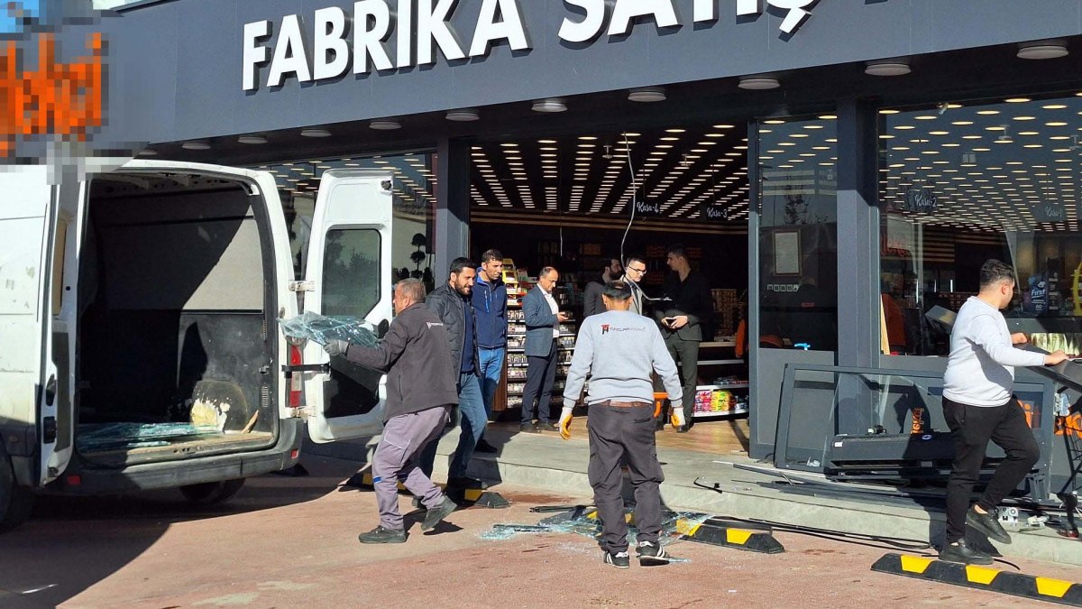 Ankara'da frenle gazı karıştırdı, markete girdi