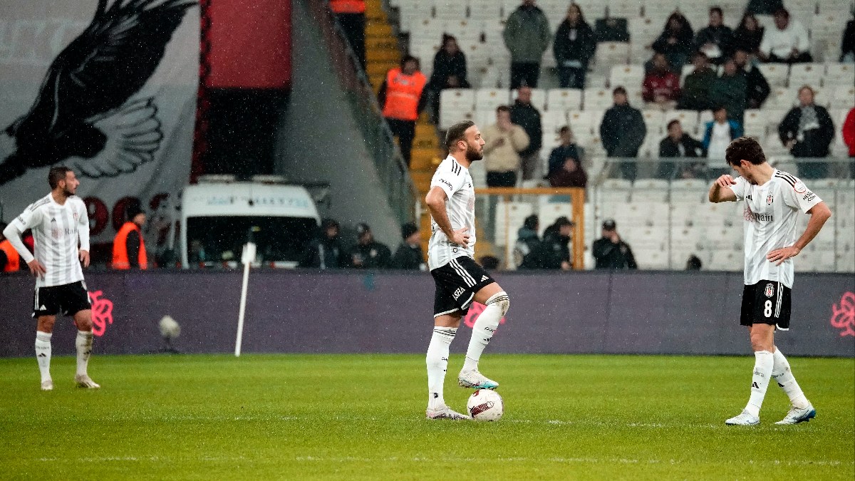 Beşiktaş, Süper Lig'in ilk yarısında zirveden uzak kaldı