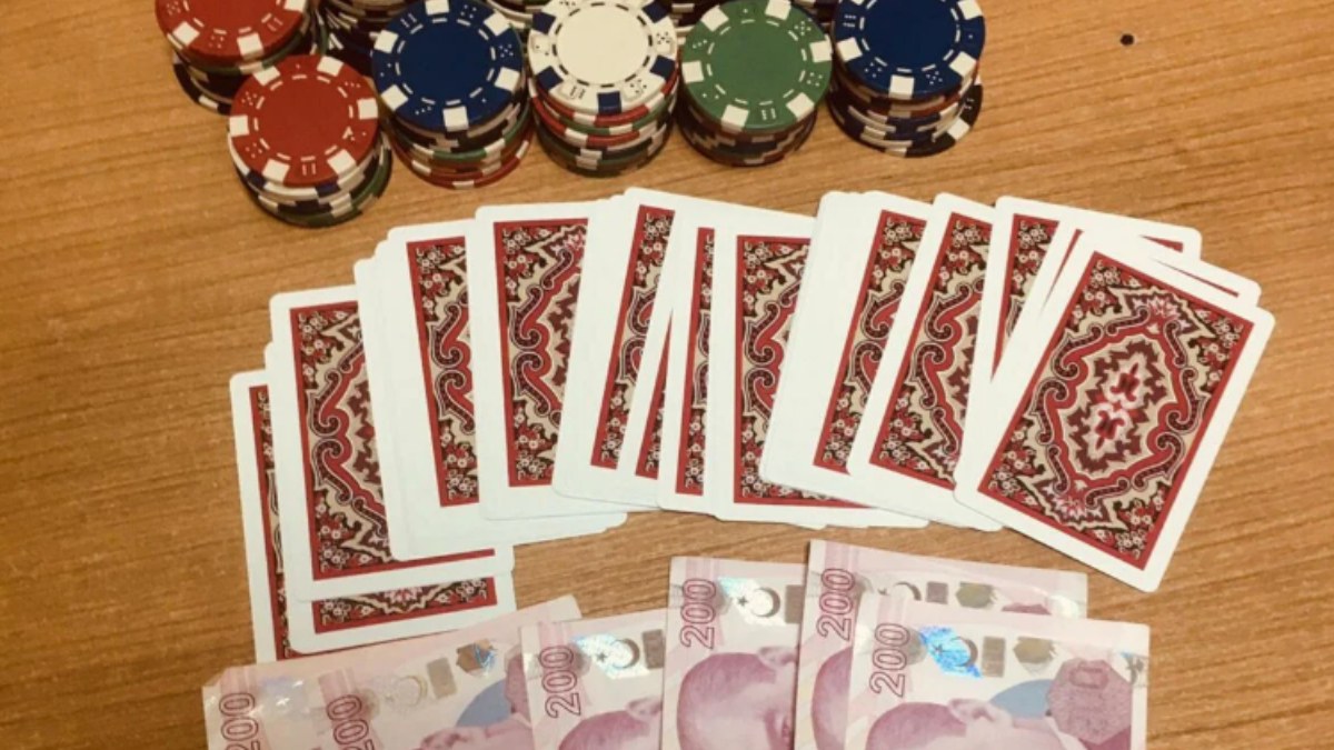 Aydın'da kumar operasyonu! Suçüstü yakalanan 8 kişiye 28 bin lira ceza kesildi