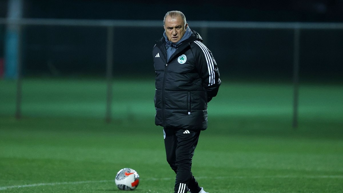 Fatih Terim'in Panathinaikos'un başına geçmesi Yunan basınında