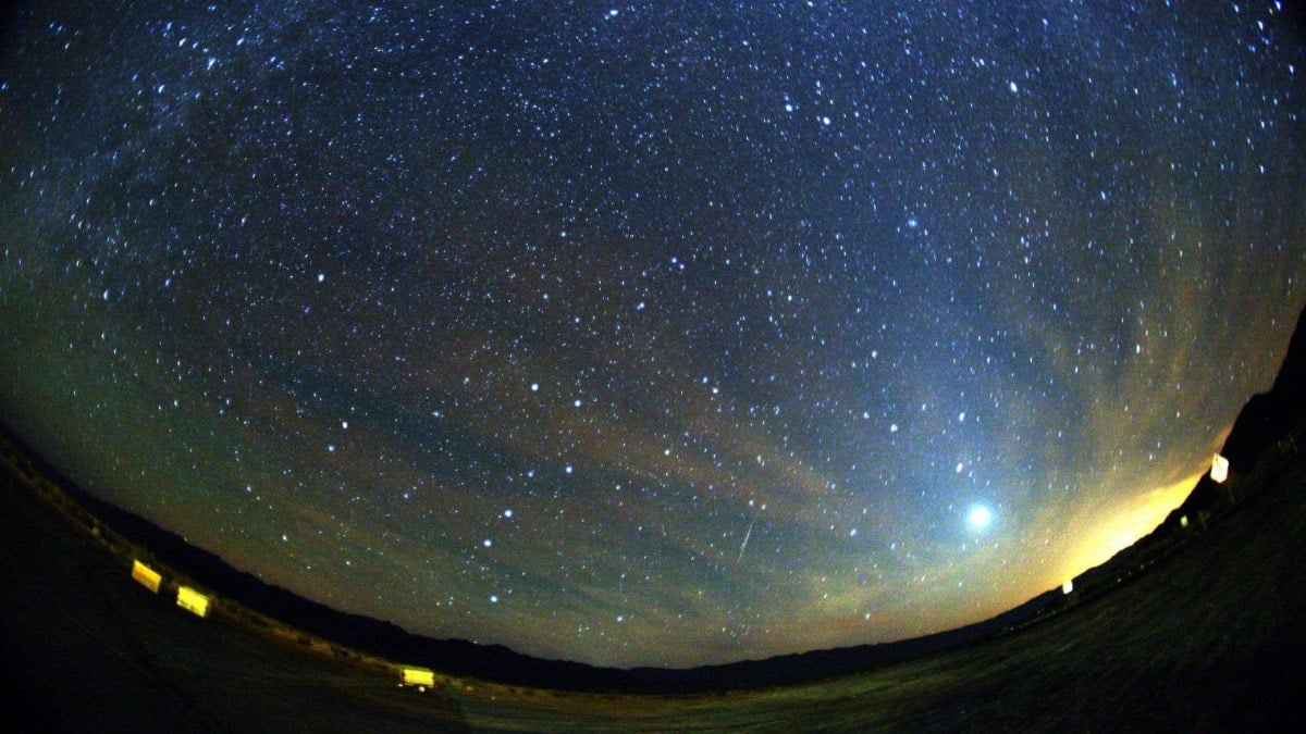 Trkiye'den izlenebilecek: Yln ilk meteor yamuru iin geri saym!