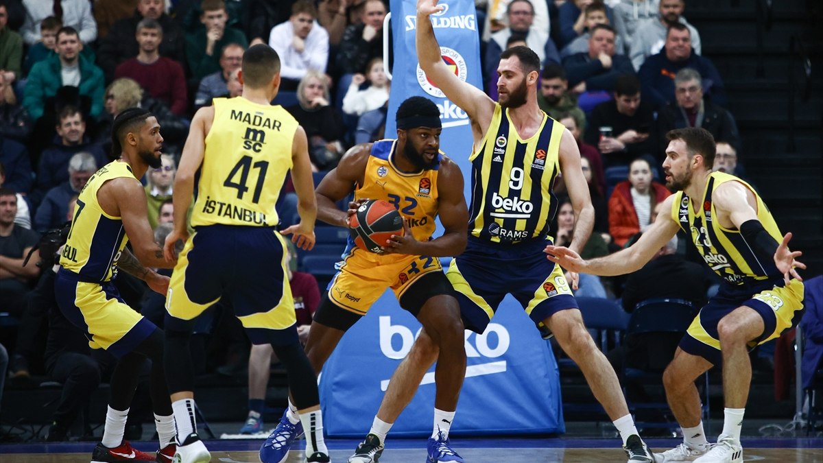 Fenerbahçe, Maccabi Tel Aviv'i farklı yendi