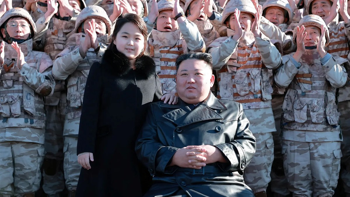 Güney Kore istihbaratı, Kim Jong-un'un varisini açıkladı: 10 yaşındaki Kim Ju-ae