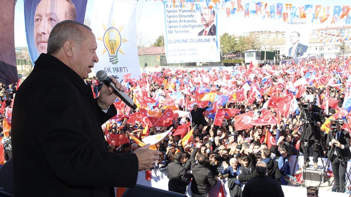 Cumhurbaşkanı Erdoğan sahaya iniyor! 50 ilde miting düzenlenecek
