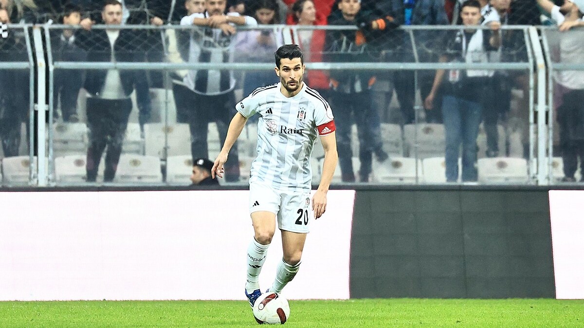 Beşiktaş'tan Necip Uysal'ın sakatlığıyla ilgili açıklama