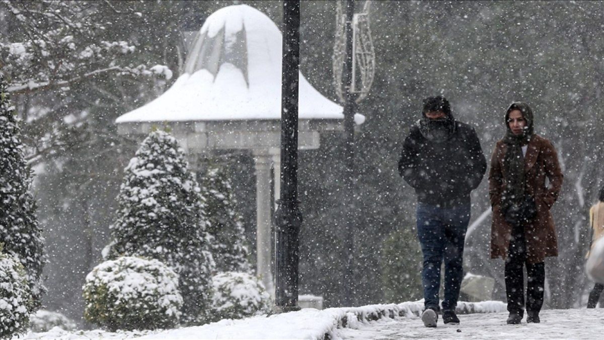 Meteoroloji beklenen haberi verdi! İstanbul'da çarşamba günü kar yağacak...