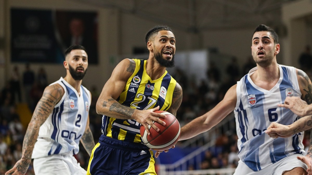 Fenerbahçe'den Büyükçekmece Basketbol'a 31 sayı fark!