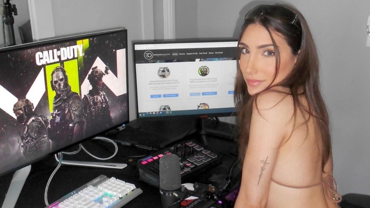 Call of Duty yıldızı Amine'nin bikinili pozları ortalığı karıştırdı! 