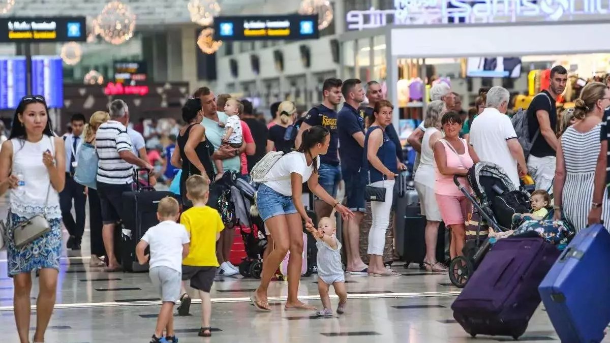 Antalya'nın turizm raporu: 3,5 milyon turistle Ruslar zirveyi kaptırmadı