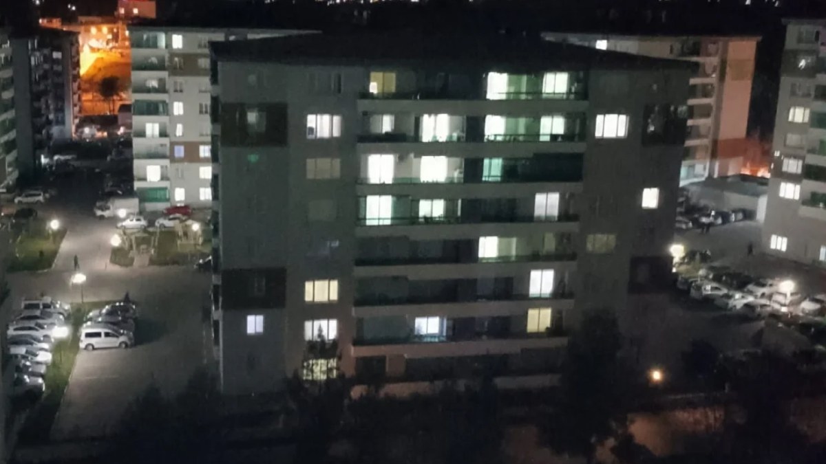 Diyarbakır'da 7. kattan düşen genç kız yaşamını yitirdi