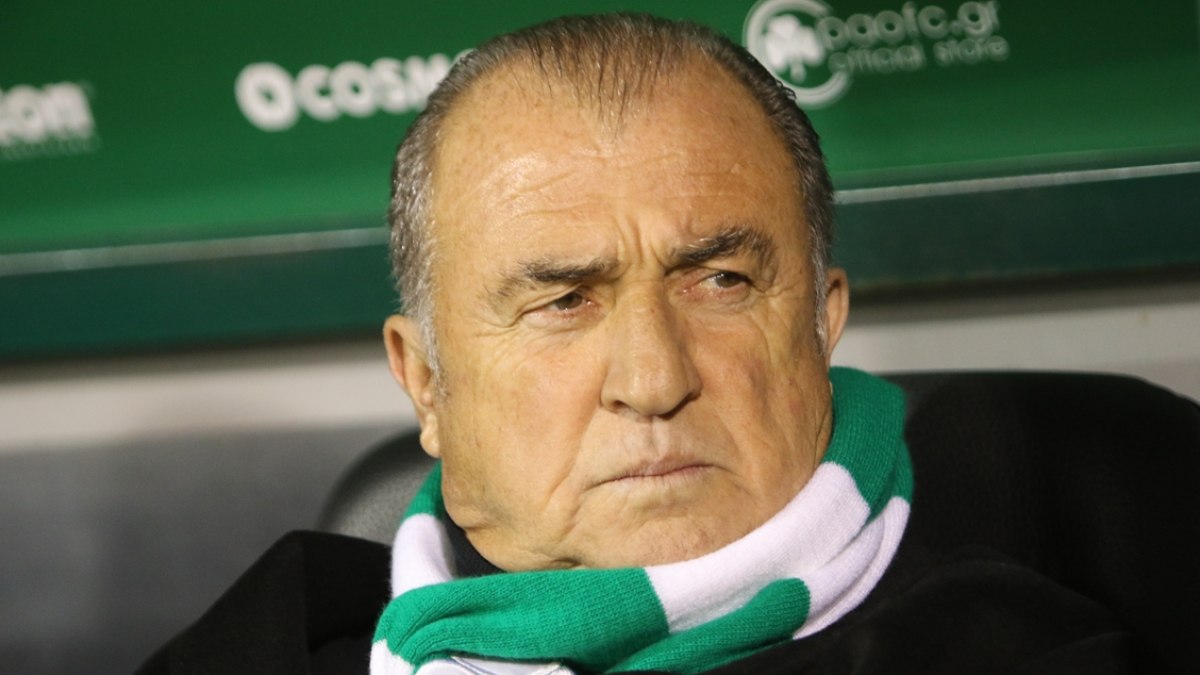 Fatih Terim'in Panathinaikos'u avantajı Olympiakos'a kaptırdı