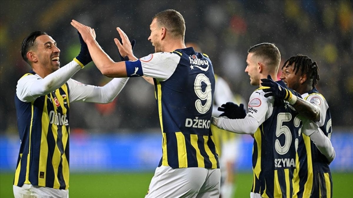 Fenerbahçe'den top toplayıcı gence büyük jest
