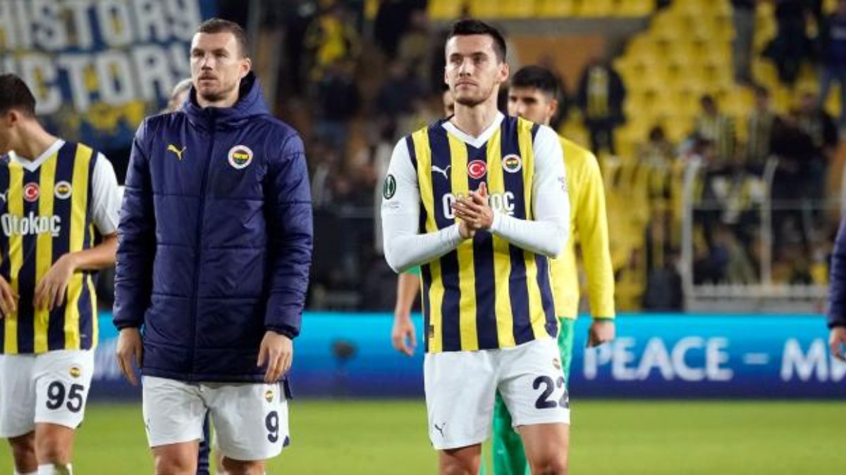 Fenerbahçe'de flaş ayrılık! Yıldız golcü İngiltere yolcusu! İşte yeni takımı...