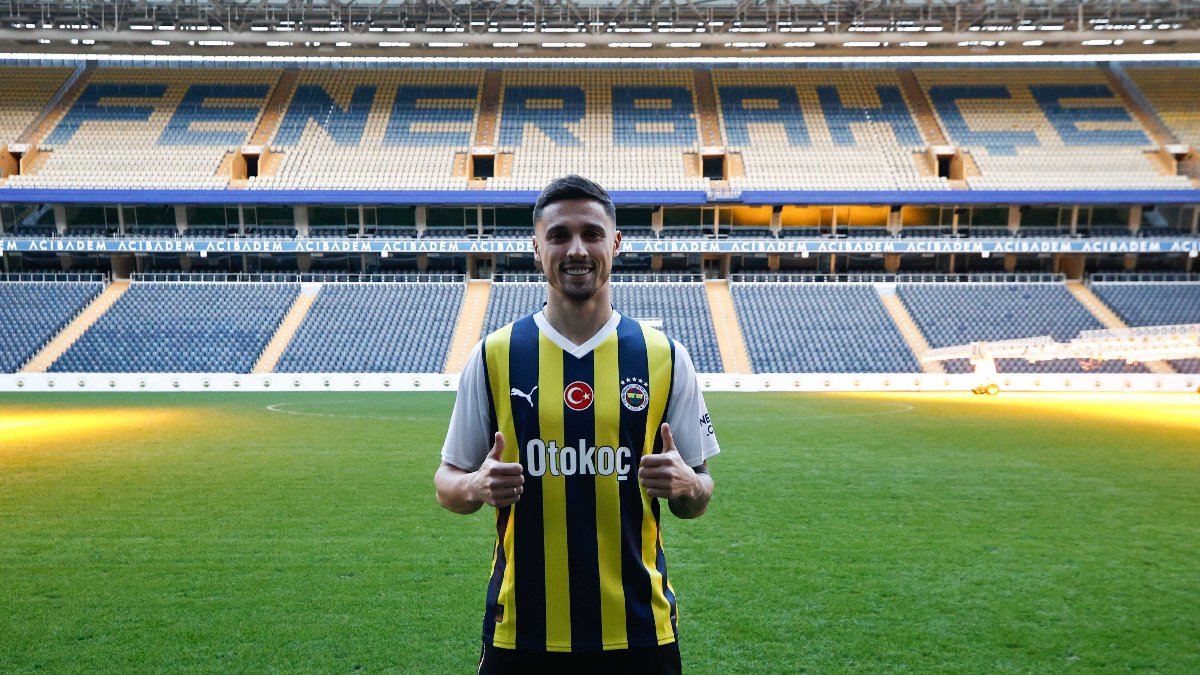 Fenerbahçe, Rade Krunic'i satın alma opsiyonuyla kiraladı