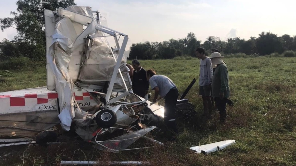 Tayland'da uçak tarlaya çakıldı: 1 ölü