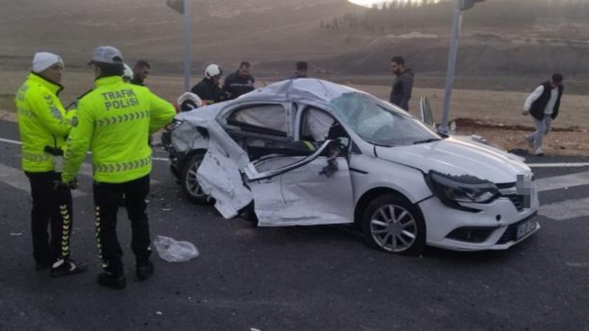 Mardin'de tır ile otomobil çarpıştı: 2 ölü 2 yaralı